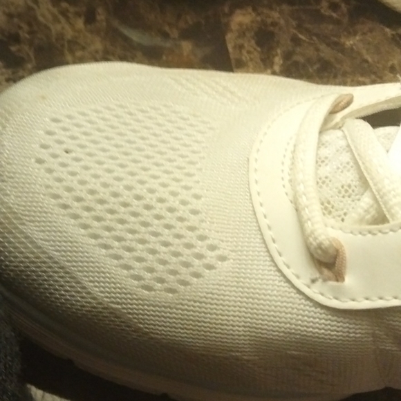 Women's size 9.5 Sketchers Flex light exterior and memory foam sole. - Picture 4 of 4